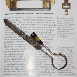 Marque page,  pilon bois d’ébène et ambre