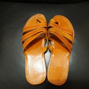 Sandale en cuir, couleur OR