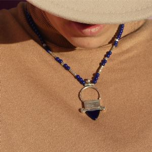 Croix d’Ingall, agate et perles bleues