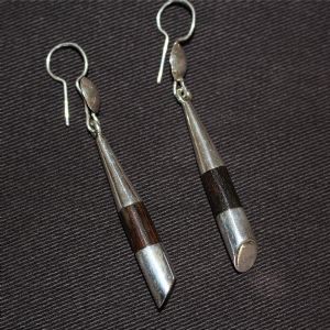 Boucles d’oreilles pilon, argent ébène