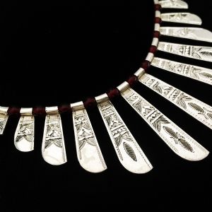 Collier de cérémonie, fiançailles lamelles